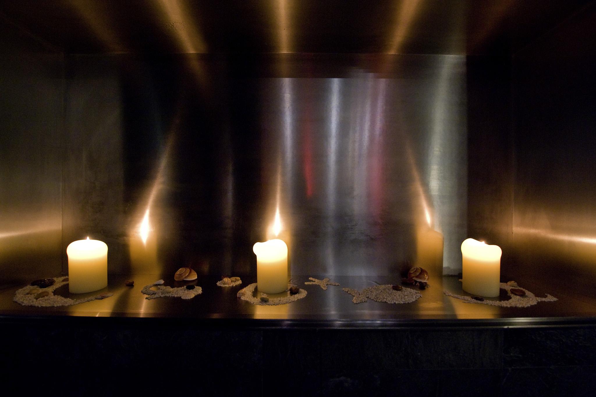 Hotel Sofitel Munich Bayerpost Exterior foto Candles at the memorial